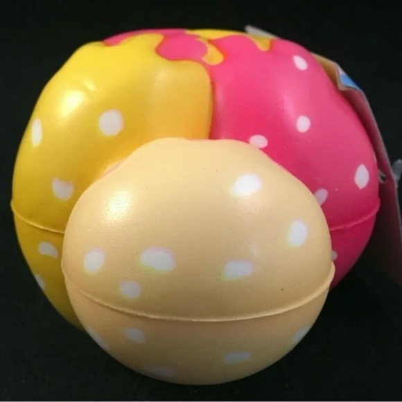 🍦KAWAII ICE CREAM SQUISHY 🍦 - Picture 2 of 3